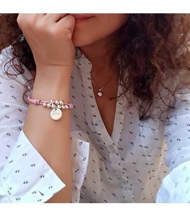 pulsera personalizada de plata con medallas grabadas y elástico