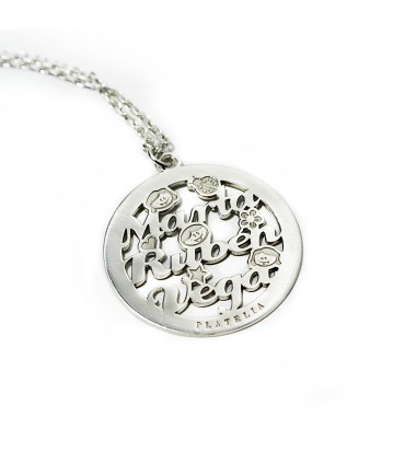 Collar personalizado de plata con nombres