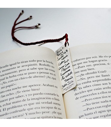 Punto de libro personalizado de plata con nombres o dibujos grabados