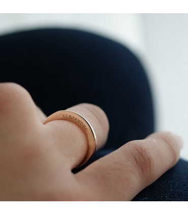 Anillo personalizado de plata con grabado