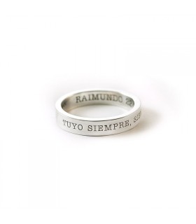 Anillo personalizado de plata con grabado