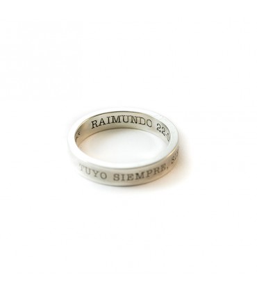 Anillo personalizado de plata con grabado