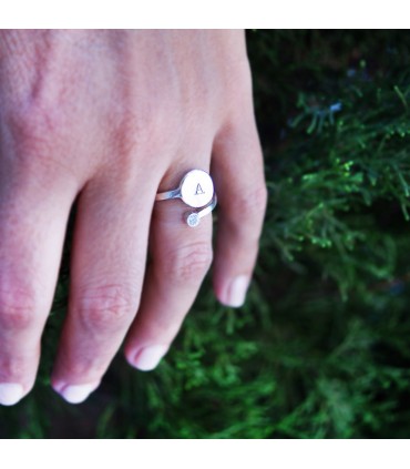 Anillo personalizado de plata con grabado