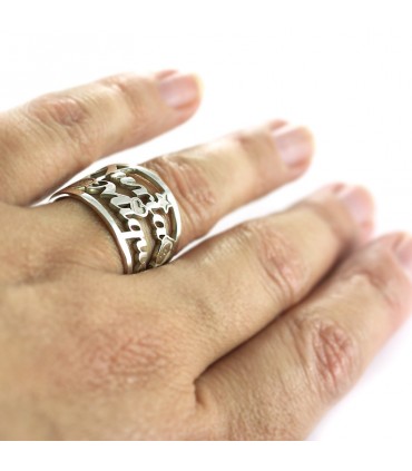 anillo de plata personalizado con nombres