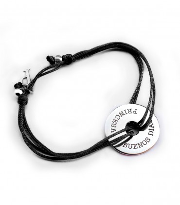 pulsera personalizada de plata grabada con nombres o dibujos