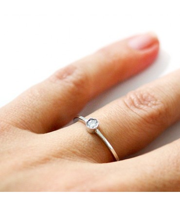 Anillo de compromiso oro blanco y diamantes