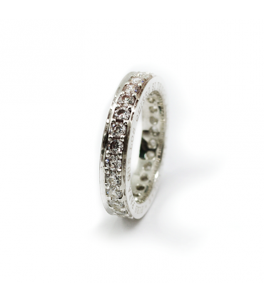 anillo personalizado de plata grabado con nombres y circonitas