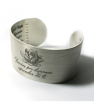 Brazalete personalizado grabado con nombres profe